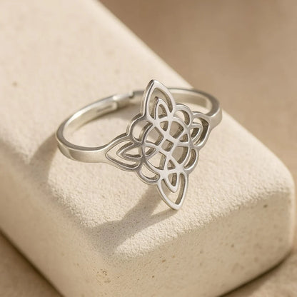 Witch Knot Ring