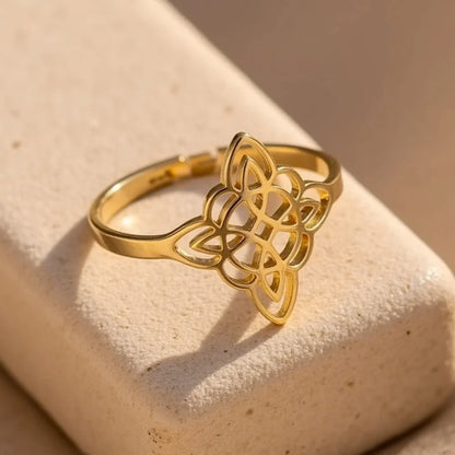 Witch Knot Ring